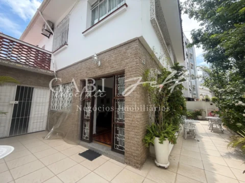 Casa à venda no Ponta da Praia: Foto 01