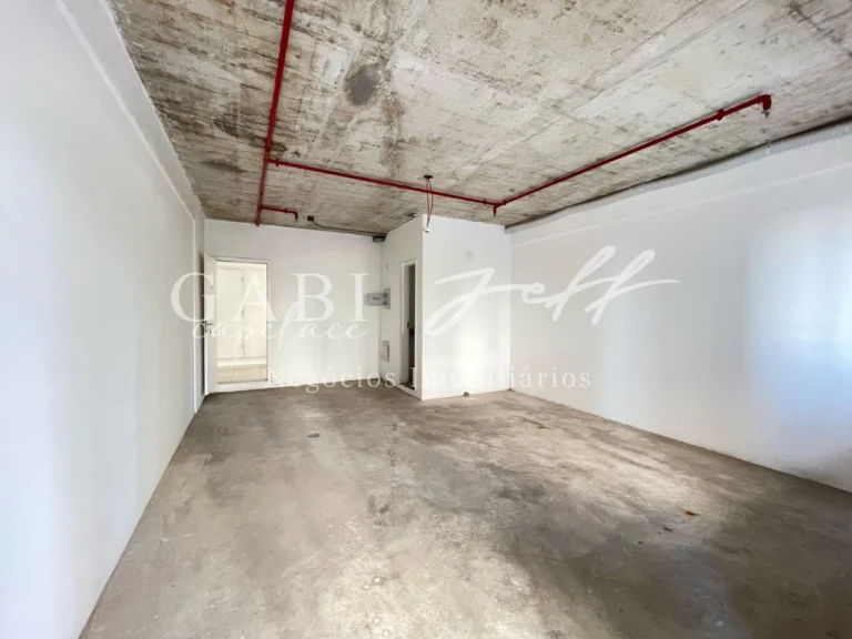 Sala à venda no Vila Mathias: