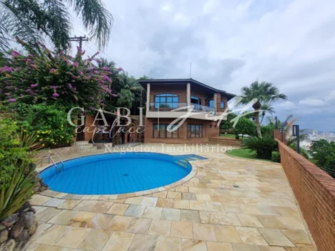 Casa à venda no MARAPÉ: