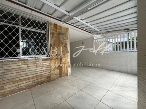 Casa à venda no EMBARÉ: