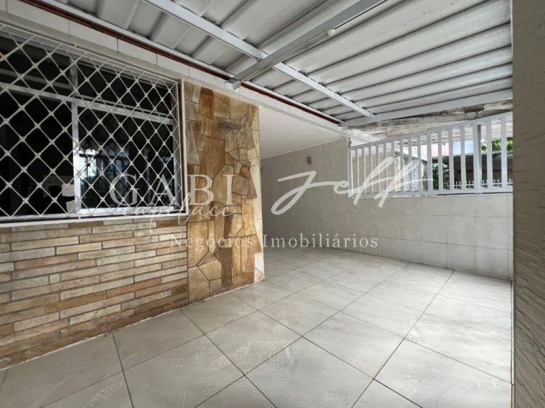 Casa à venda no EMBARÉ: