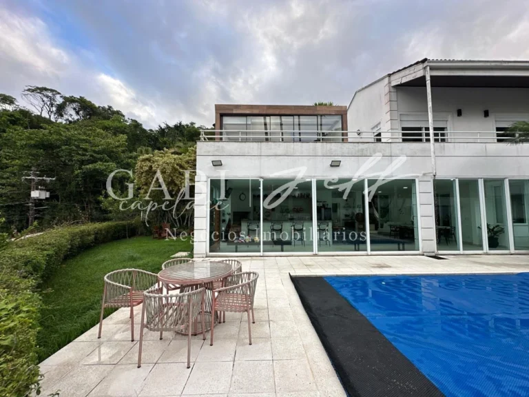 Casa à venda no MARAPÉ: