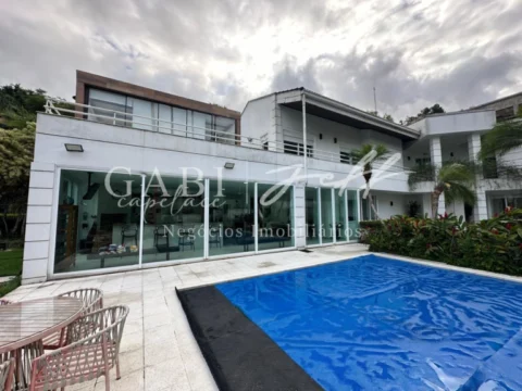 Casa à venda no MARAPÉ: