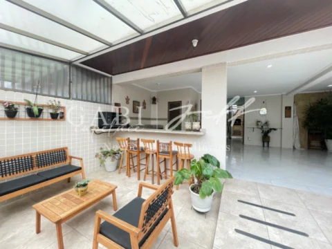 Casa à venda no EMBARÉ:
