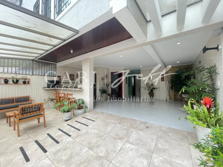 Casa à venda no EMBARÉ: