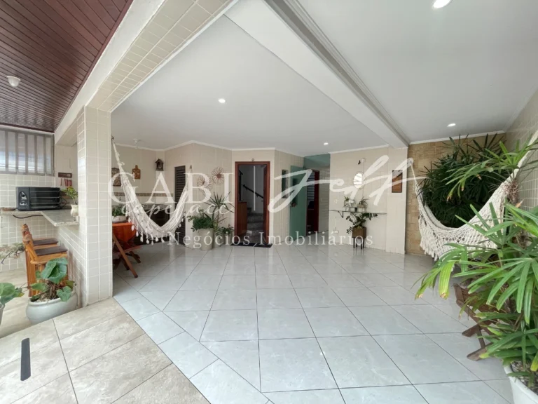 Casa à venda no EMBARÉ: