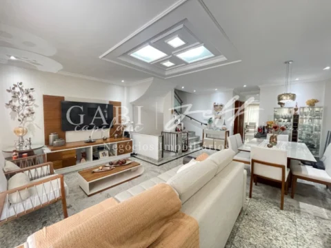 Casa à venda no EMBARÉ: