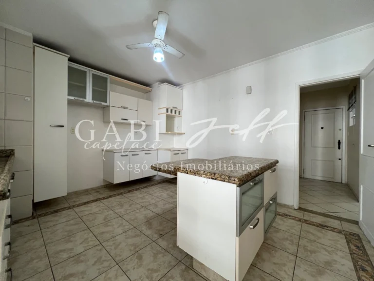 Apartamento à venda no Ponta da Praia: