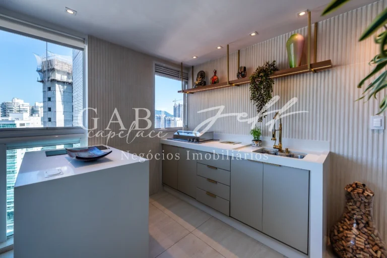 Apartamento à venda no Ponta da Praia: