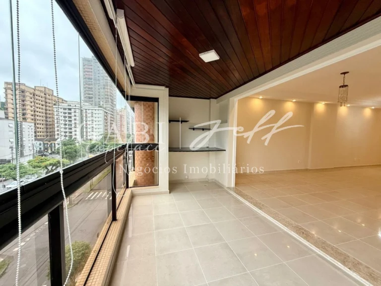 Apartamento à venda no EMBARÉ: