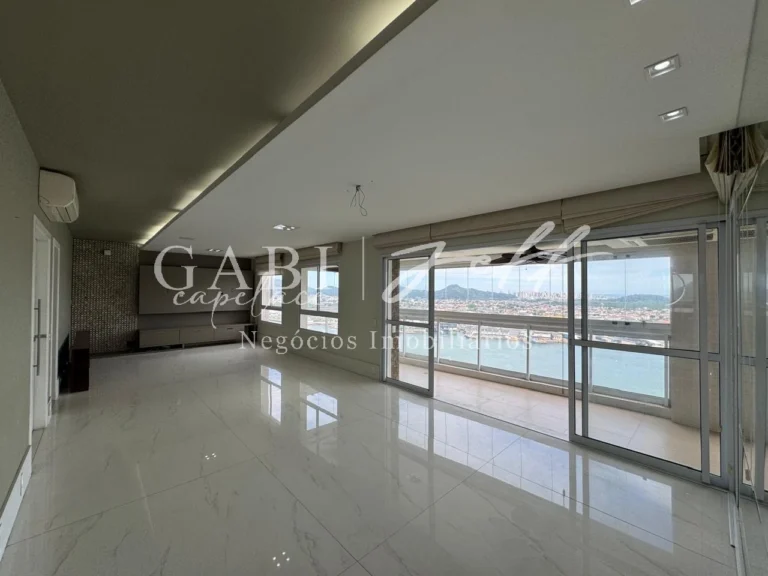 Apartamento à venda no Ponta da Praia: