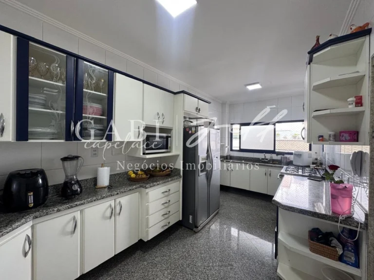 Apartamento à venda no Ponta da Praia: